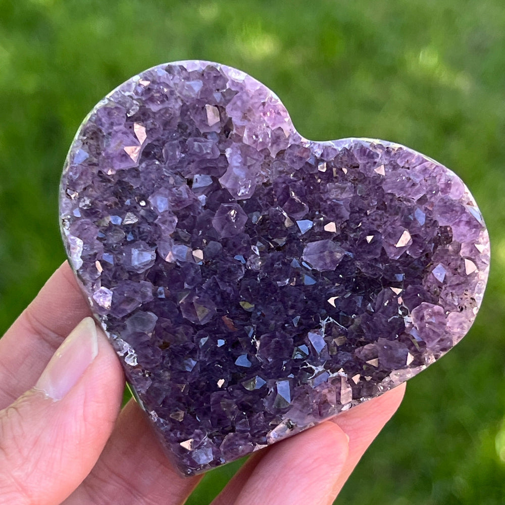 February Birthstone – piatra lunii Februarie și simbol al clarității și echilibrului